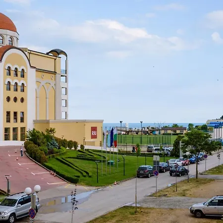 Apartment Adiramar *