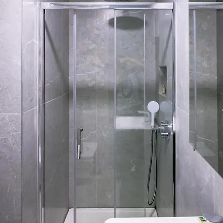 Apartment Adirama Elegant Walk To The