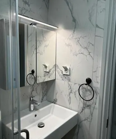 Apartment Adirama Elegant Walk To The *