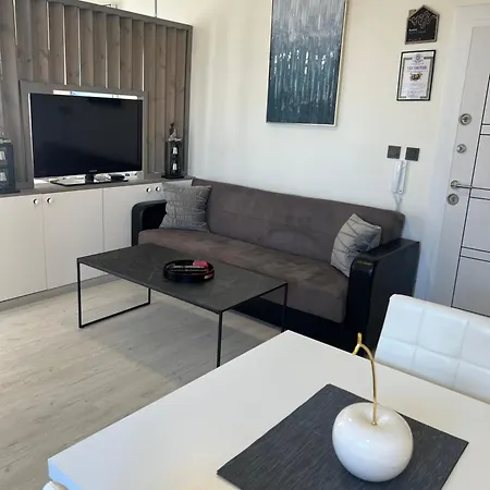 Apartmán Adirama Elegant Walk To The