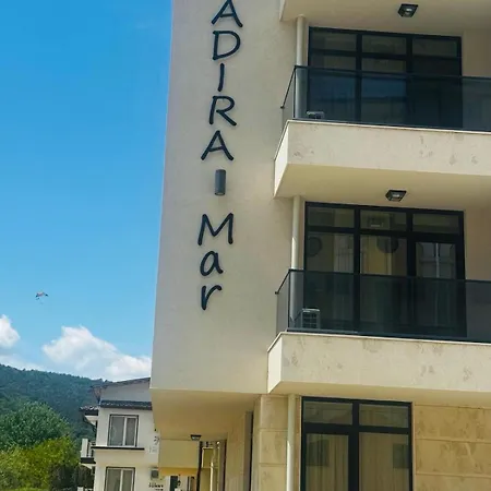 Adirama Elegant Walk To The Apartment *