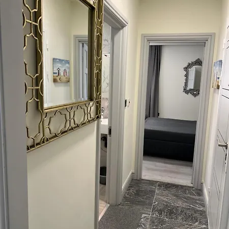 Apartmán Adirama Elegant Walk To The