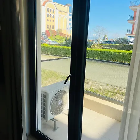 Apartment Adirama Elegant Walk To The