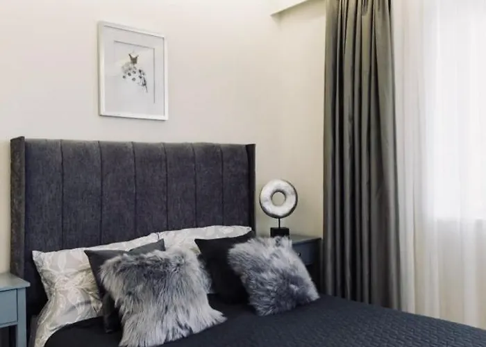 Apartment Adiramar *