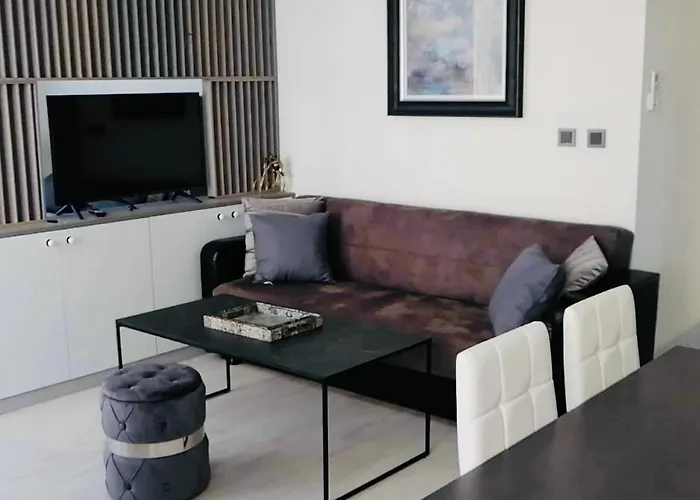 Apartment Adiramar *