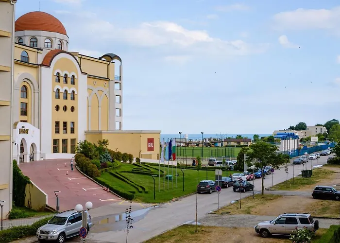 Apartment Adiramar *