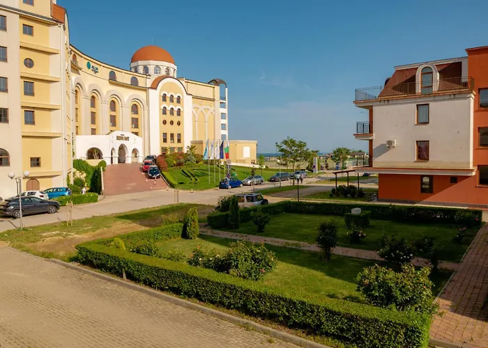 Apartment Adiramar *